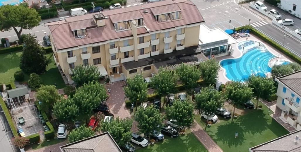 Junior Family Hotel Cavallino-Treporti Ngoại thất bức ảnh