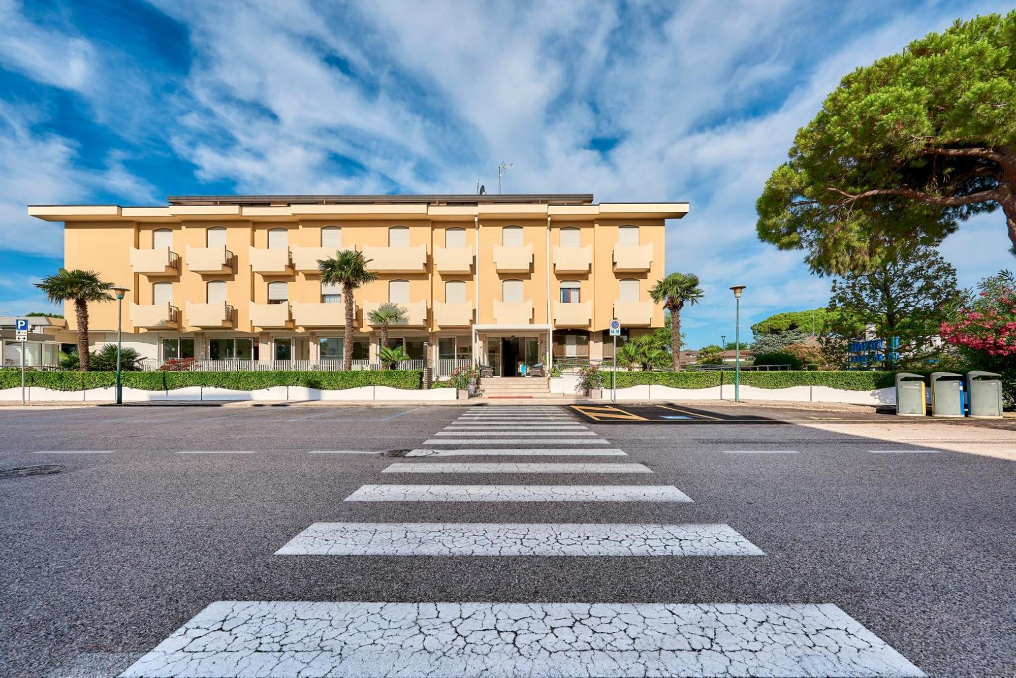 Junior Family Hotel Cavallino-Treporti Ngoại thất bức ảnh