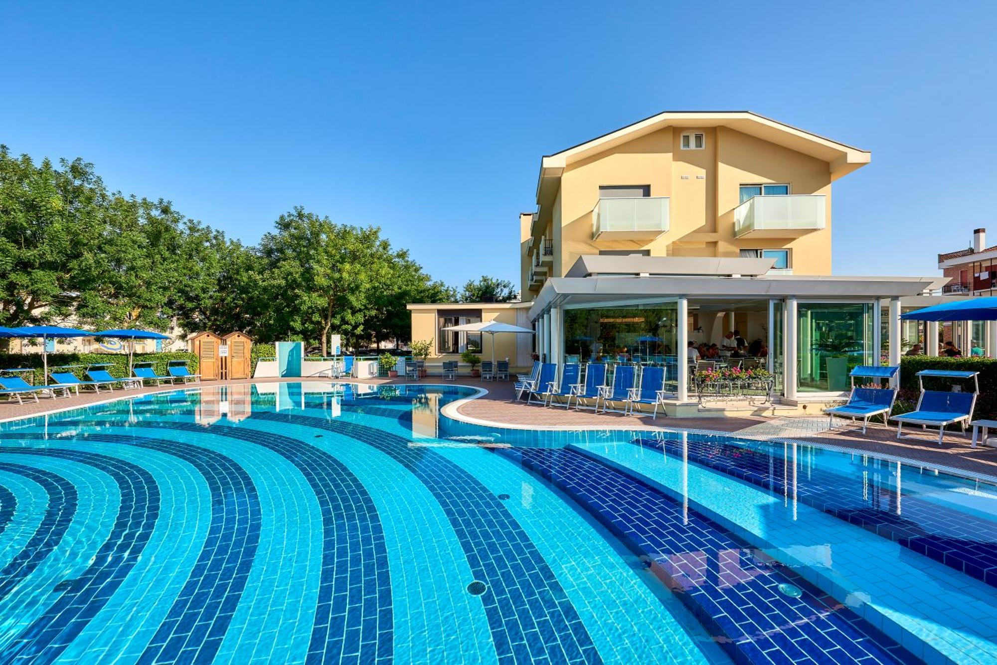 Junior Family Hotel Cavallino-Treporti Ngoại thất bức ảnh