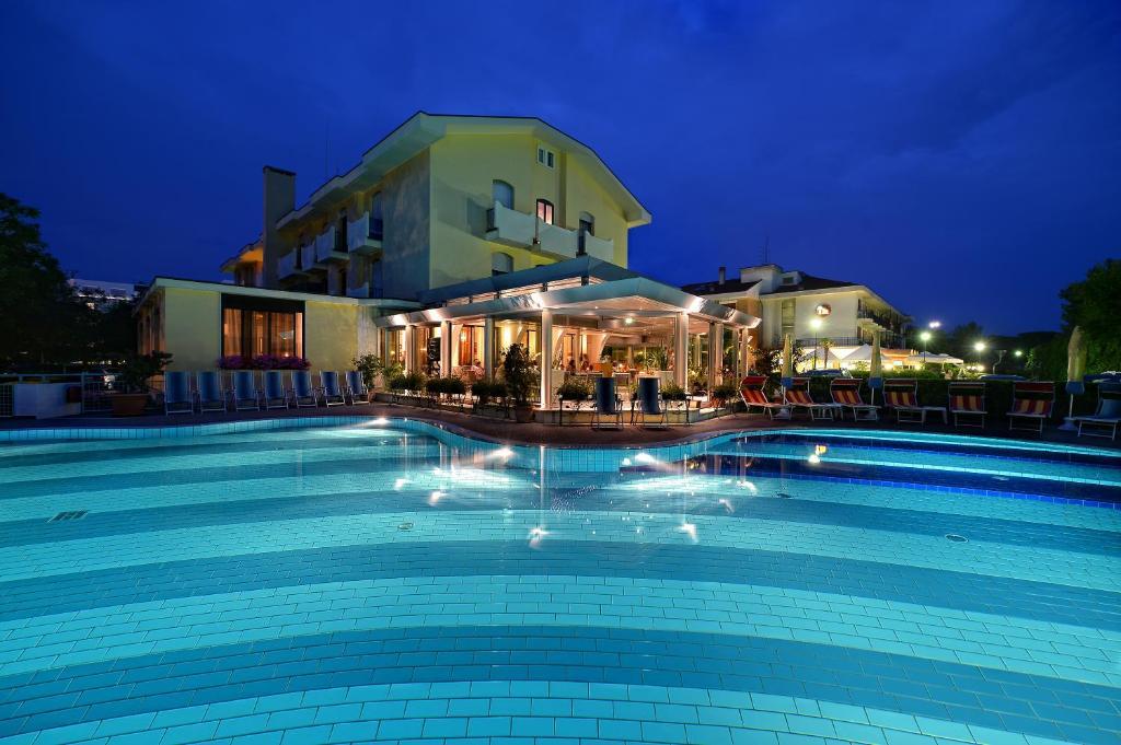 Junior Family Hotel Cavallino-Treporti Ngoại thất bức ảnh